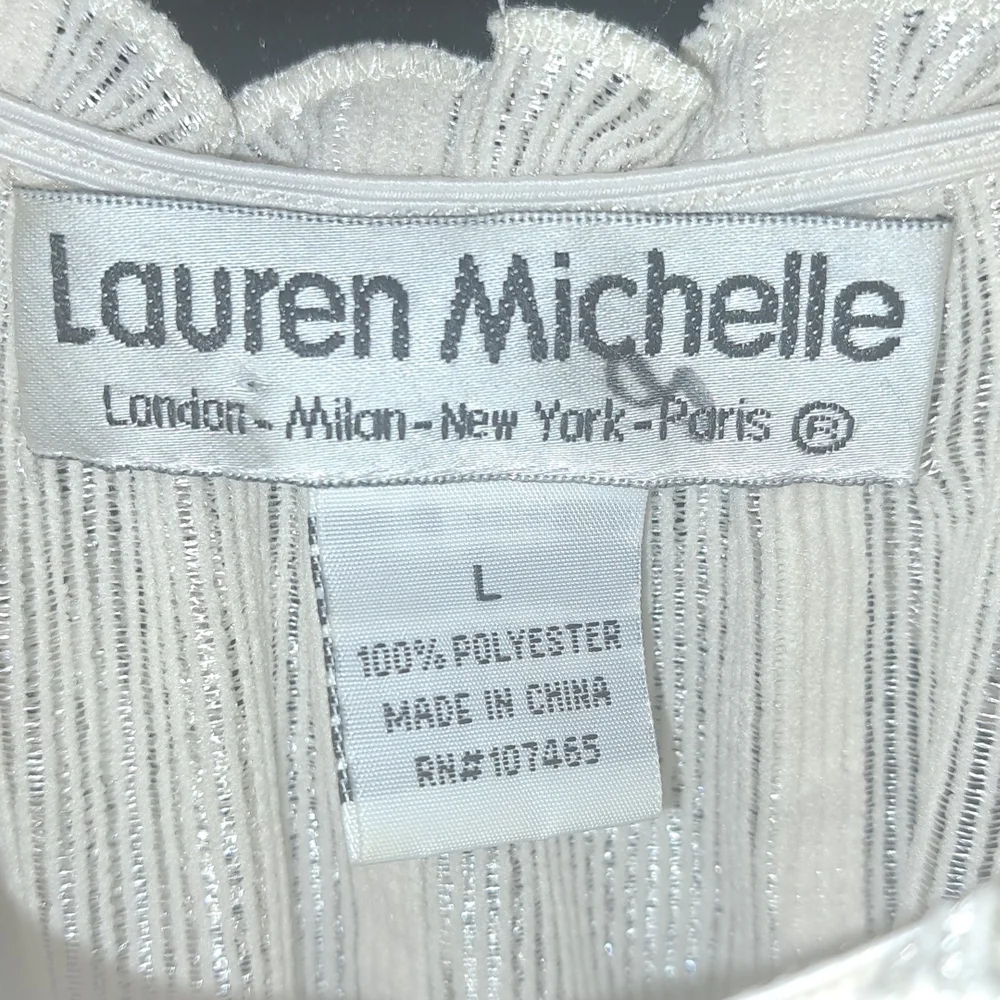 Gorgeous size L Lauren Michelle off white blouse w/ shimmer - Picture 4 of 6